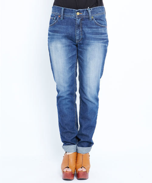 MILKFED.（ミルクフェド）の「TAPERED BF DENIM PANTS（デニムパンツ・レディース・ライトブルー/インディゴブルー・SMALL/MEDIUM）」の2枚目の写真