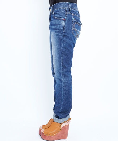 MILKFED.（ミルクフェド）の「TAPERED BF DENIM PANTS（デニムパンツ・レディース・ライトブルー/インディゴブルー・SMALL/MEDIUM）」の3枚目の写真