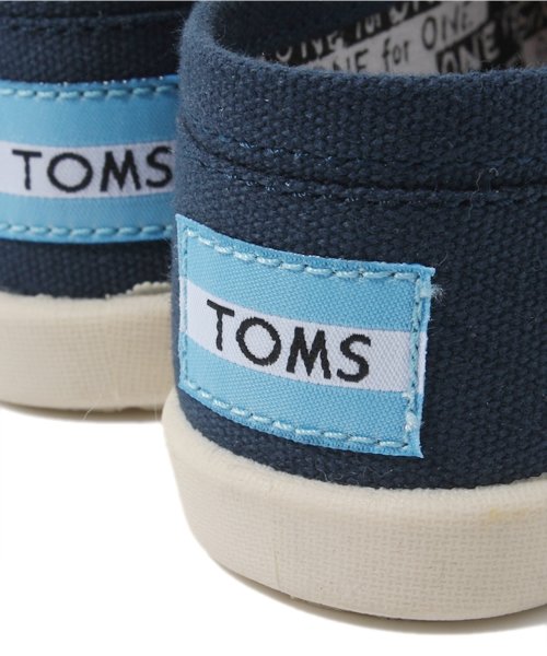 green label relaxing（グリーンレーベルリラクシング）の「TOMS（トモズ）クラシックキャンバス（スニーカー・キッズ・レッド/ネイビー・18cm/20cm/21cm/19cm）」の9枚目の写真