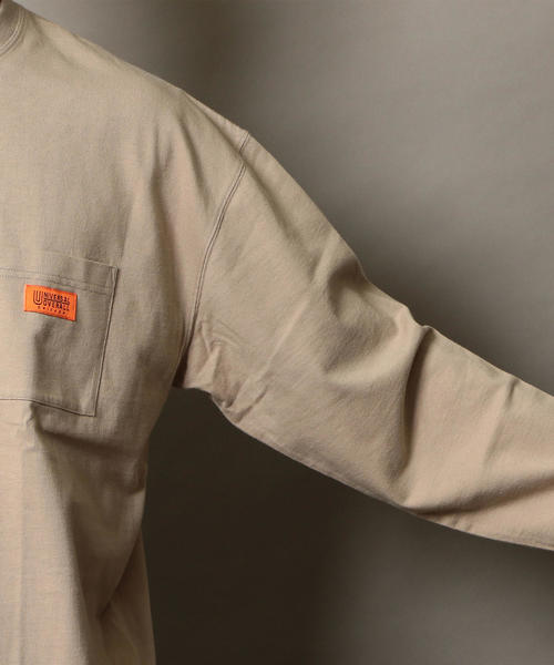 UNIVERSAL OVERALL(ユニバーサルオーバーオール)の「【別注】 <UNIVERSAL OVERALL(ユニバーサル オーバーオール)> 1POC L/S TEE/Tシャツ(Tシャツ/カットソー・メンズ・ベージュ/オリーブ/ホワイト・LARGE/X-LARGE/MEDIUM/SMALL)」の8枚目の写真