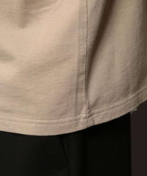 UNIVERSAL OVERALL(ユニバーサルオーバーオール)の「【別注】 <UNIVERSAL OVERALL(ユニバーサル オーバーオール)> 1POC L/S TEE/Tシャツ(Tシャツ/カットソー・メンズ・ベージュ/オリーブ/ホワイト・LARGE/X-LARGE/MEDIUM/SMALL)」の6枚目の写真