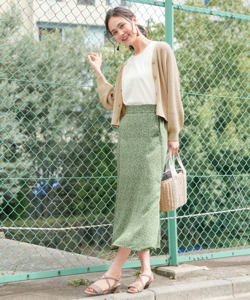 GLOBAL WORK（グローバルワーク）の「ボリュームワッフルニットカーデ/822630（カーディガン/ボレロ・レディース・ホワイト/ベージュ/ネイビー/イエロー/グレー・MEDIUM/LARGE）」の17枚目の写真