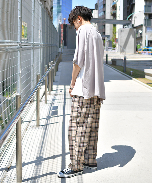 kutir（クティール）の「【ビッグシルエット】前後バイカラーサイドジッププルオーバー（Tシャツ/カットソー・メンズ・ホワイト系その他/ブラック系その他・MEDIUM/LARGE）」の4枚目の写真