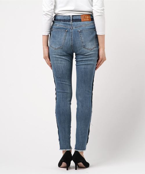 Desigual（デシグアル）の「デニムクロープッド MIAMI BCN（デニムパンツ・レディース・ブルー・32inch/30inch/28inch/31inch/29inch/24inch/25inch/26inch/27inch/34inch）」の3枚目の写真