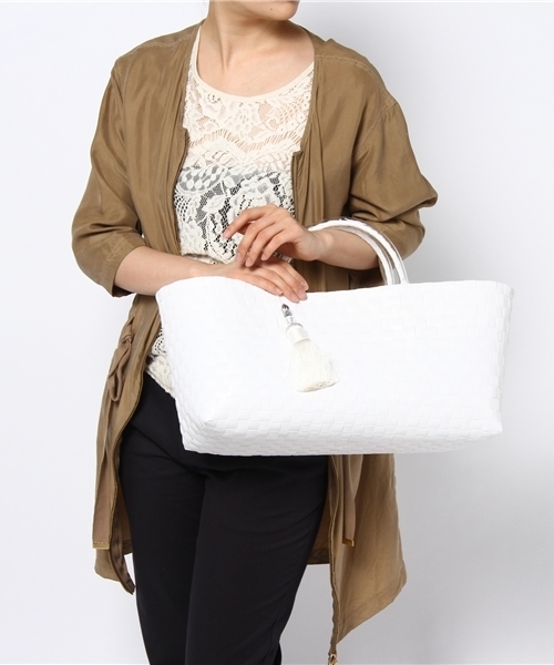 UNITED ARROWS（ユナイテッドアローズ）の「PP テープバスケット【M】NEW-2014春夏（トートバッグ・レディース・ホワイト/ゴールド/ブラック/ネイビー・フリー）」の5枚目の写真