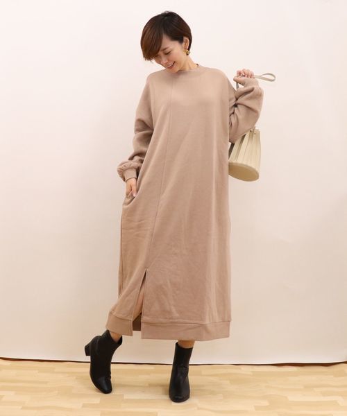 安い購入 Pocket Zozo限定アイテム スリット入りハイネックスウェットワンピース 楽ギフ 包装