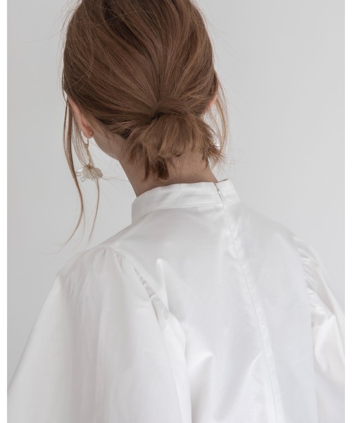 amel(エイメル)の「シェルフラワーピアス(ピアス(両耳用)・レディース・ゴールド・FREE)」の2枚目の写真