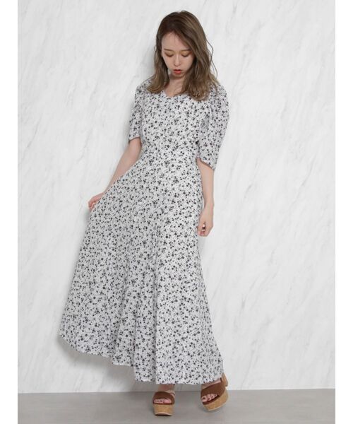 dazzlin（ダズリン）の「ビーズフラワーVネックワンピース（ワンピース・レディース・ブラック/イエロー/ブルー/アイボリー・FREE）」の10枚目の写真