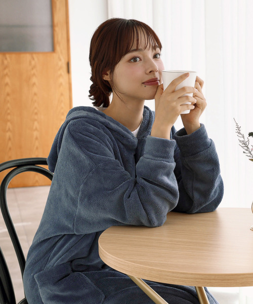 blooming FLORA(ブルーミングフローラ)の「【なまけmoco】着る毛布 静電気防止加工 フード付き ルームウェア / M L LL(ルームウェア/パジャマ・レディース・ネイビー/ブラウン/グレー/モカ/ピンク/ライトグレー/ブルー・MEDIUM/LARGE/X-LARGE)」の6枚目の写真