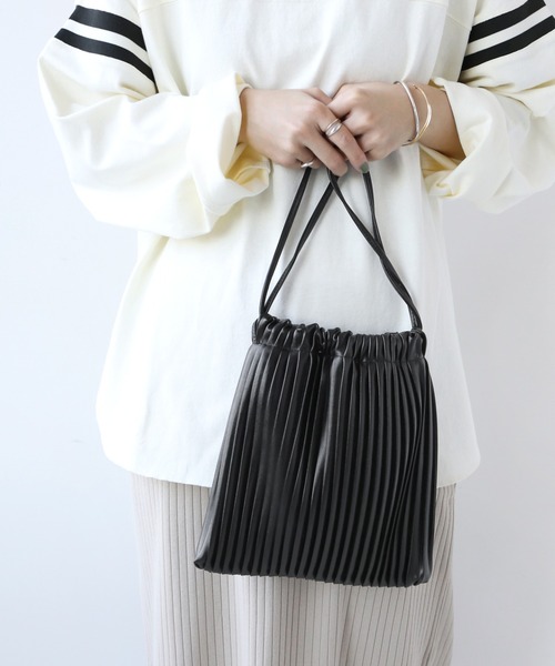 JOURNAL STANDARD relume（ジャーナルスタンダード　レリューム）の「RELUME プリーツバッグ◆（ショルダーバッグ・レディース・ブラック/ナチュラル/グレー・FREE）」の9枚目の写真