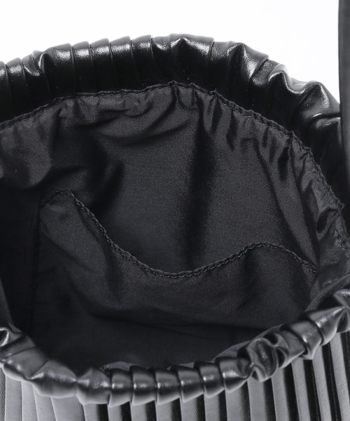 JOURNAL STANDARD relume（ジャーナルスタンダード　レリューム）の「RELUME プリーツバッグ◆（ショルダーバッグ・レディース・ブラック/ナチュラル/グレー・FREE）」の19枚目の写真