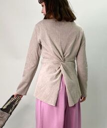 後ろねじりプルオーバーカットソー