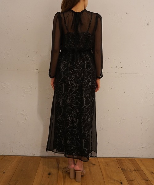 ROYAL PARTY（ロイヤルパーティー）の「フラワープリントレイヤードワンピース（ワンピース・レディース・ブラック×ホワイト/ブラック×ブラック・マルチサイズ）」の7枚目の写真