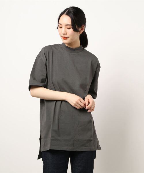 KOBE LETTUCE（コウベレタス）の「選べる2type USAコットンビッグシルエットTシャツ（Tシャツ/カットソー・レディース・ブラック系その他2/イエロー/ブラック系その他/オフホワイト/ブラック系その他3/モカ/イエロー系その他/ブラック/ブラウン系その他/ホワイト系その他・2/1）」の5枚目の写真