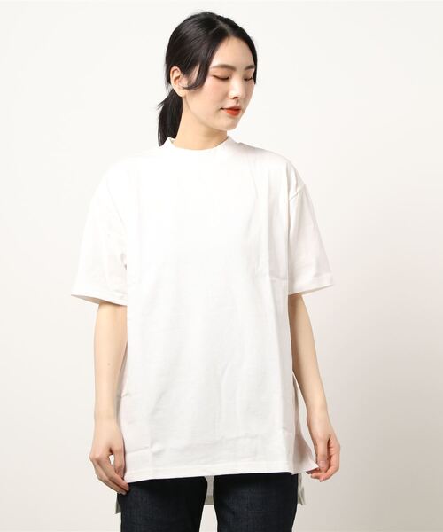KOBE LETTUCE（コウベレタス）の「選べる2type USAコットンビッグシルエットTシャツ（Tシャツ/カットソー・レディース・ブラック系その他2/イエロー/ブラック系その他/オフホワイト/ブラック系その他3/モカ/イエロー系その他/ブラック/ブラウン系その他/ホワイト系その他・2/1）」の2枚目の写真