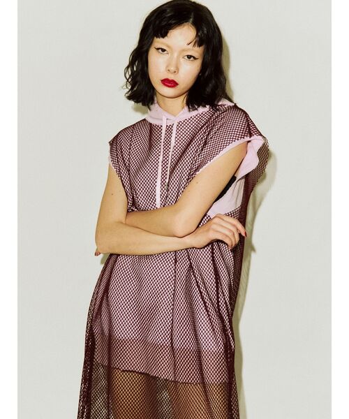 jouetie（ジュエティ）の「メッシュレイヤードノースリフーディ（パーカー・レディース・ブラック/ピンク/ベージュ・MEDIUM）」の7枚目の写真