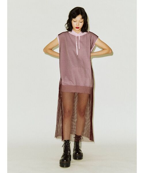 jouetie（ジュエティ）の「メッシュレイヤードノースリフーディ（パーカー・レディース・ブラック/ピンク/ベージュ・MEDIUM）」の4枚目の写真