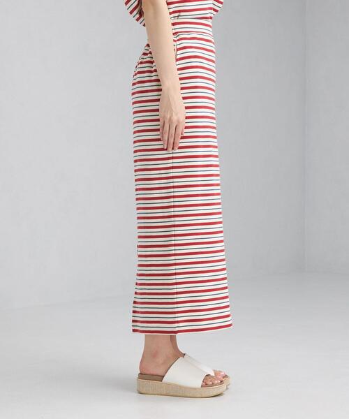 green label relaxing(グリーンレーベルリラクシング)の「SC フライス バックスリット タイト スカート / ボーダー(スカート・レディース・ブラック/ダークグレー/レッド・FREE)」の5枚目の写真