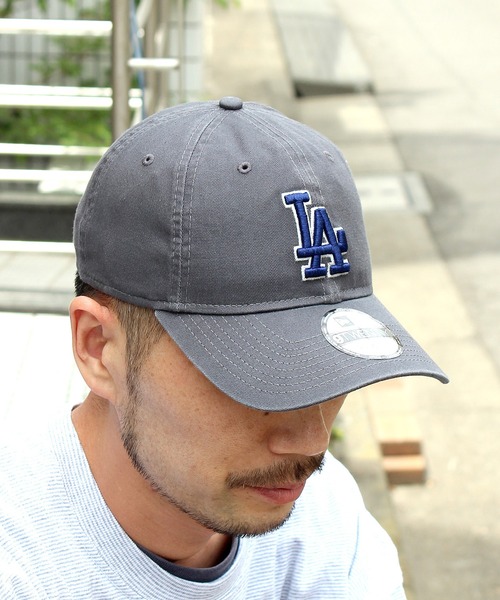NEW ERA（ニューエラ）の「【NEW ERA】ニューエラ キャップ ストラップバック ウォッシュドコットン  MLB 9TWENTY（キャップ・メンズ・ホワイト/ブラック/ベージュ/ネイビー/グレー/ブルー/ブラック系その他/グリーン系その他3/ネイビー系1/ネイビー系2/ネイビー系7/グリーン系その他2/ブラック系その他2/ホワイト系その他/グリーン/ブラック系その他4/ホワイト系その他4/レッド/ブラック系その他5/ネイビー系3/グレー系その他7/ブラウン/グレー系その他/グリーン系その他/ベージュ系その他2/レッド系その他/グレー系その他4/ネイビー系5/ネイビー系6/ホワイト系その他2/ホワイト系その他5/ネイビー系4/ベージュ系その他3/ベージュ系その他/ブルー系その他2/レッド系その他2/ブルー系その他/ブルー系その他3・FREE）」の12枚目の写真