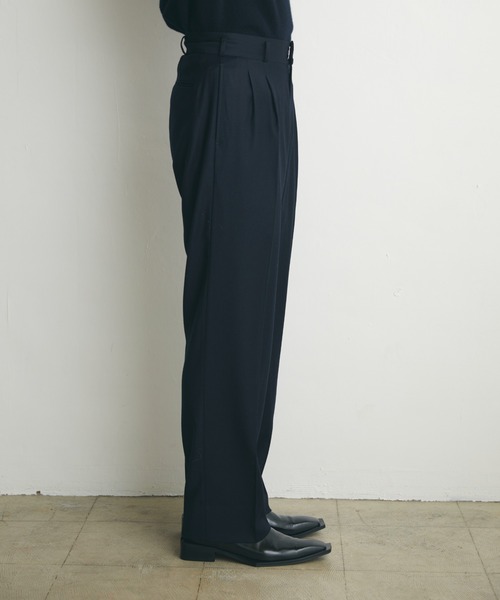 Apartment Three（アパートメントスリー）の「Apartment Three - High-waisted Wide-leg Trousers（スラックス・メンズ・ネイビー/グレー・1/2）」の6枚目の写真