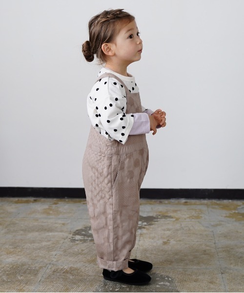 quoti use fith（クゥオティ　ユース　フィス）の「ドットパッチワークジャガード サロペット（サロペット/オーバーオール・キッズ・チャコールグレー/ベージュ・130/90/100/110/80/120）」の5枚目の写真