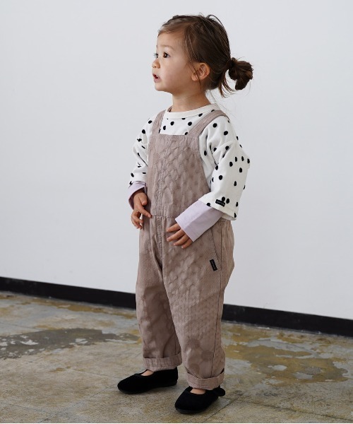 quoti use fith（クゥオティ　ユース　フィス）の「ドットパッチワークジャガード サロペット（サロペット/オーバーオール・キッズ・チャコールグレー/ベージュ・130/90/100/110/80/120）」の4枚目の写真