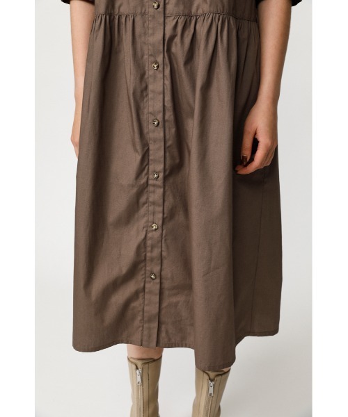 SLY（スライ）の「FRILL SHOULDER LONG OP フリルショルダーワング ワンピース（ワンピース・レディース・ホワイト/ブラウン/ブラック・1/2）」の14枚目の写真