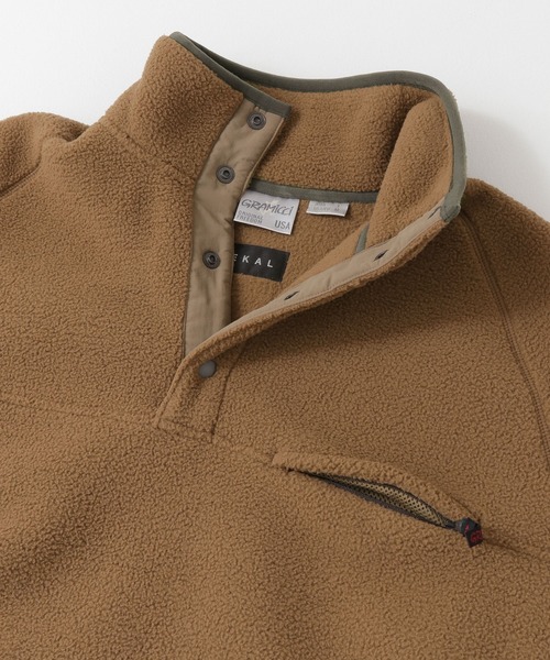 EKAL（エカル）の「『別注』GRAMICCI×EKAL　フリーススナッププルオーバー（その他トップス・メンズ・ブラック/ベージュ/オフホワイト・SMALL/MEDIUM/LARGE）」の13枚目の写真