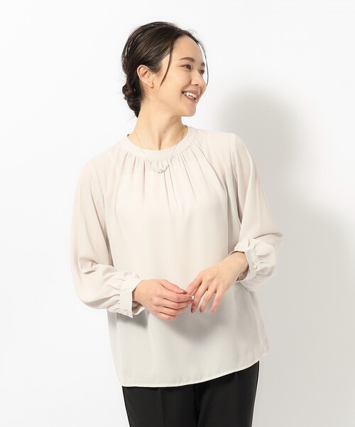 SHOO・LA・RUE(シューラルー)の「◆【S-3L】ハイネックギャザーブラウス(シャツ/ブラウス・レディース・ベージュ系その他5/ブラック系1/アイボリー系1・01/02/03/04/05)」の3枚目の写真