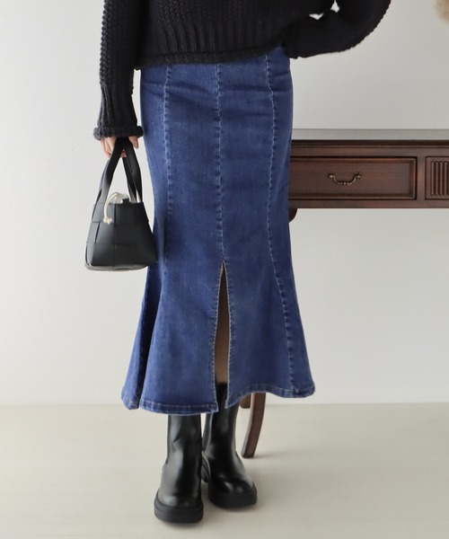 BLUEEAST(ブルーイースト)の「スリットデニムマーメイドスカート(デニムスカート・レディース・ブラック/ネイビー・SMALL/MEDIUM)」の2枚目の写真