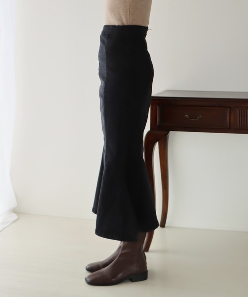 BLUEEAST(ブルーイースト)の「スリットデニムマーメイドスカート(デニムスカート・レディース・ブラック/ネイビー・SMALL/MEDIUM)」の13枚目の写真