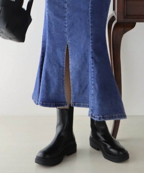 BLUEEAST(ブルーイースト)の「スリットデニムマーメイドスカート(デニムスカート・レディース・ブラック/ネイビー・SMALL/MEDIUM)」の5枚目の写真
