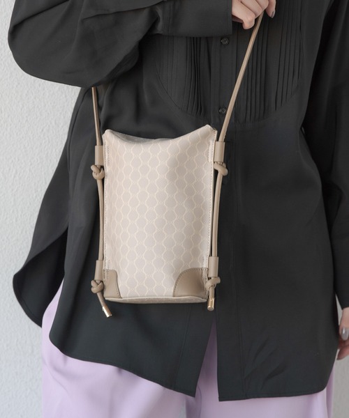 Aunt Marie's(アントマリーズ)の「モノグラムミニショルダー / ポシェット(ショルダーバッグ・レディース・ベージュ/ブラウン・FREE)」の15枚目の写真