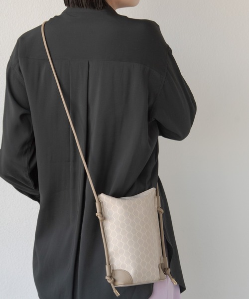 Aunt Marie's(アントマリーズ)の「モノグラムミニショルダー / ポシェット(ショルダーバッグ・レディース・ベージュ/ブラウン・FREE)」の19枚目の写真