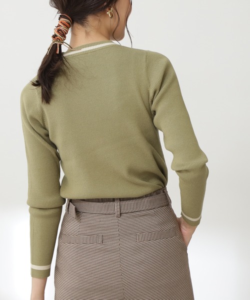 N.（N. Natural Beauty Basic）（エヌエヌナチュラルビューティーベーシック）の「◆バイカラーラインコンパクトニット（ニット/セーター・レディース・グリーン/ブルー/スミクロ/オフホワイト・MEDIUM）」の15枚目の写真