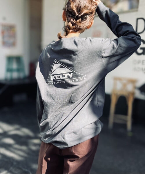 KELTY（ケルティ）の「【KELTY/ケルティ】GLOSTER別注 バックプリント ロングスリーブTシャツ（Tシャツ/カットソー・メンズ・ホワイト/チャコールグレー/ベージュ/オレンジ・MEDIUM/LARGE）」の5枚目の写真