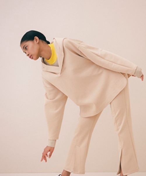 PUMA（プーマ）の「【PUMA for emmi】HOODIE_emmi atelier（スウェット・レディース・ベージュ・MEDIUM）」の12枚目の写真