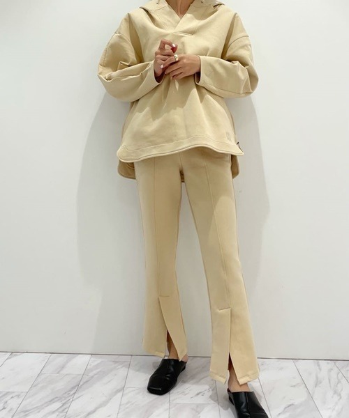 PUMA（プーマ）の「【PUMA for emmi】HOODIE_emmi atelier（スウェット・レディース・ベージュ・MEDIUM）」の19枚目の写真