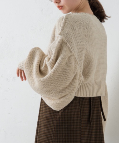 Kastane（カスタネ）の「【新色追加】クロップドバルーン袖カーディガン（カーディガン/ボレロ・レディース・スカイブルー/ブラウン/グリーン/アイボリー/ブラック・FREE）」の6枚目の写真