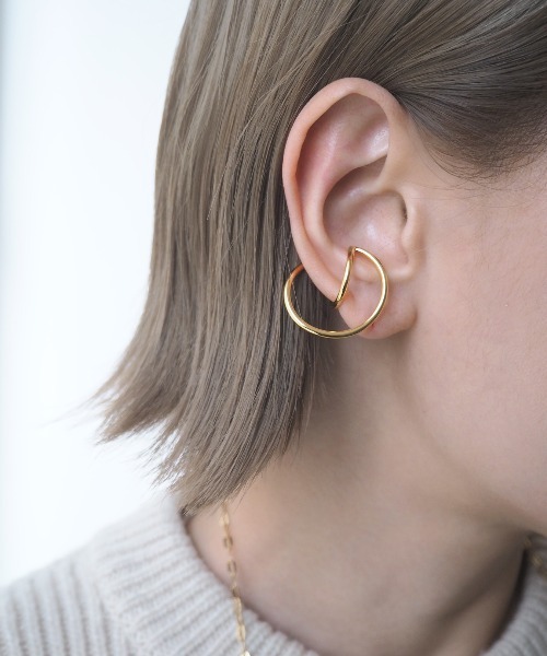 Jenny BY IMMANOEL（ジェニーバイイマノエル）の「立体デザインイヤーカフ　両耳（イヤリング・レディース・ゴールド/シルバー/ゴールド系その他・FREE）」の8枚目の写真