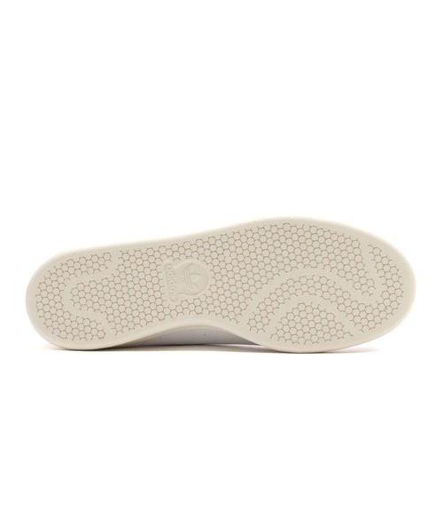 adidas（アディダス）の「adidas STAN SMITH / アディダス スタンスミス（スニーカー・メンズ・ホワイト・23.5cm/24.0cm/24.5cm/25.0cm/25.5cm/26.0cm/26.5cm/27.0cm/27.5cm/28.0cm/28.5cm/29.0cm/30.0cm/23.0cm/22.5cm）」の5枚目の写真