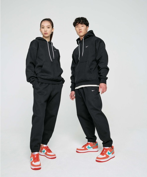 NIKE（ナイキ）の「ナイキ エア フォース 1 '07 LV8 メンズシューズ / Nike Air Force 1 '07 LV8（スニーカー・メンズ・ブラック/オレンジ・26.5/28/25.5/27.5/29/25/26/29.5/27/24.5/28.5/30/24）」の21枚目の写真