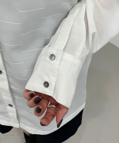 CAPRICIEUX LE'MAGE(カプリシューレマージュ)の「取外しスクエアカラーシャツ(シャツ/ブラウス・レディース・ホワイト/ブラック・FREE)」の4枚目の写真