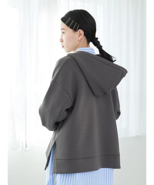 earth music&ecology(アースミュージックアンドエコロジー)の「ダンボールスキッパーパーカー*(パーカー・レディース・チャコールグレー/サックスブルー/ピンク/グレイッシュベージュ・FREE)」の9枚目の写真