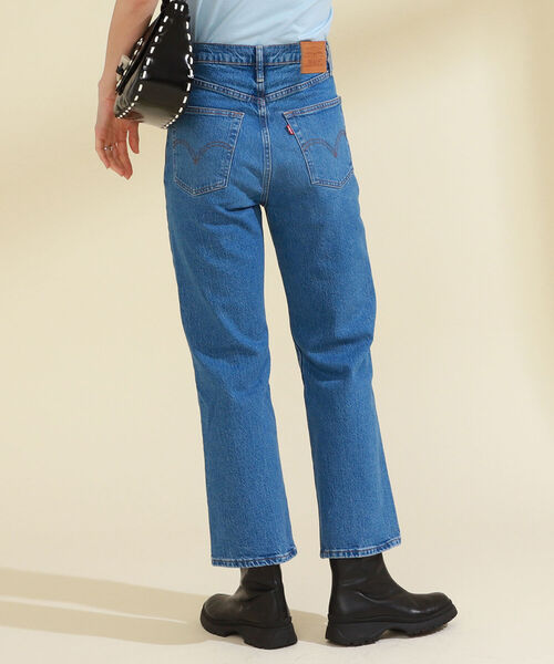 Ray BEAMS(レイビームス)の「LEVI’S(R) / RIBCAGE クロップド デニムパンツ(デニムパンツ・レディース・ブルー・28inch/26inch/27inch)」の4枚目の写真