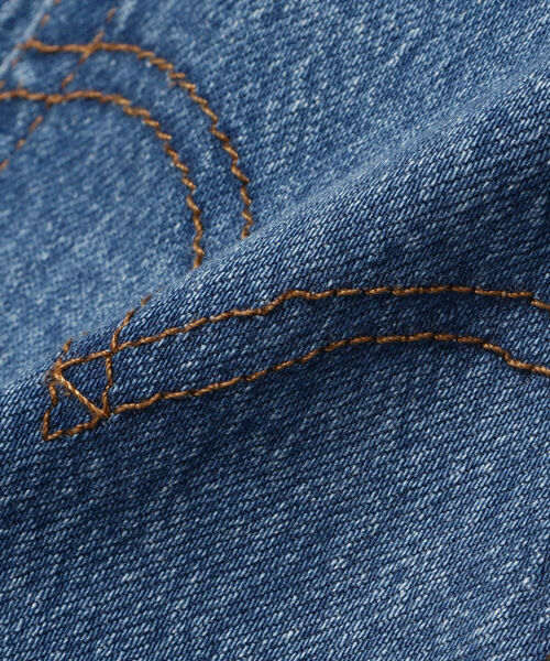 Ray BEAMS(レイビームス)の「LEVI’S(R) / RIBCAGE クロップド デニムパンツ(デニムパンツ・レディース・ブルー・28inch/26inch/27inch)」の12枚目の写真