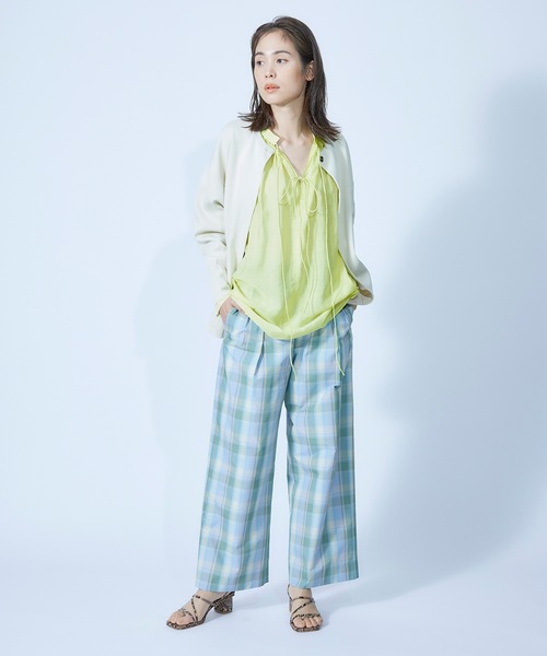 ROPE'（ロペ）の「前後2WAYブライトシアーギャザーブラウス【SDGs】（シャツ/ブラウス・レディース・ピンク/イエロー/ライトグリーン/ブルー系その他4・38）」の11枚目の写真