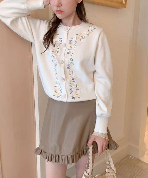 lissi Boutique（リージーブティック）の「【lissi Boutique】裾フリルレザー台形ミニスカート（スカート・レディース・ピンク/キャメル・SMALL/MEDIUM）」の4枚目の写真