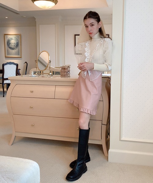 lissi Boutique（リージーブティック）の「【lissi Boutique】裾フリルレザー台形ミニスカート（スカート・レディース・ピンク/キャメル・SMALL/MEDIUM）」の11枚目の写真