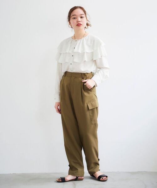 le.coeur blanc（ルクールブラン）の「2wayヘムカーゴパンツ（カーゴパンツ・レディース・ネイビー/カーキオリーブ・38/36）」の4枚目の写真